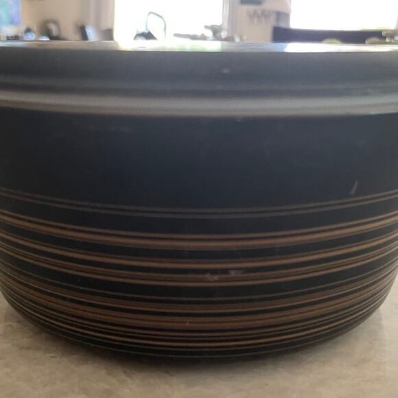 Pyrex Terra matte black and brown striped 485 B 2-1/2Qt covered casserole - Picture 9 of 12